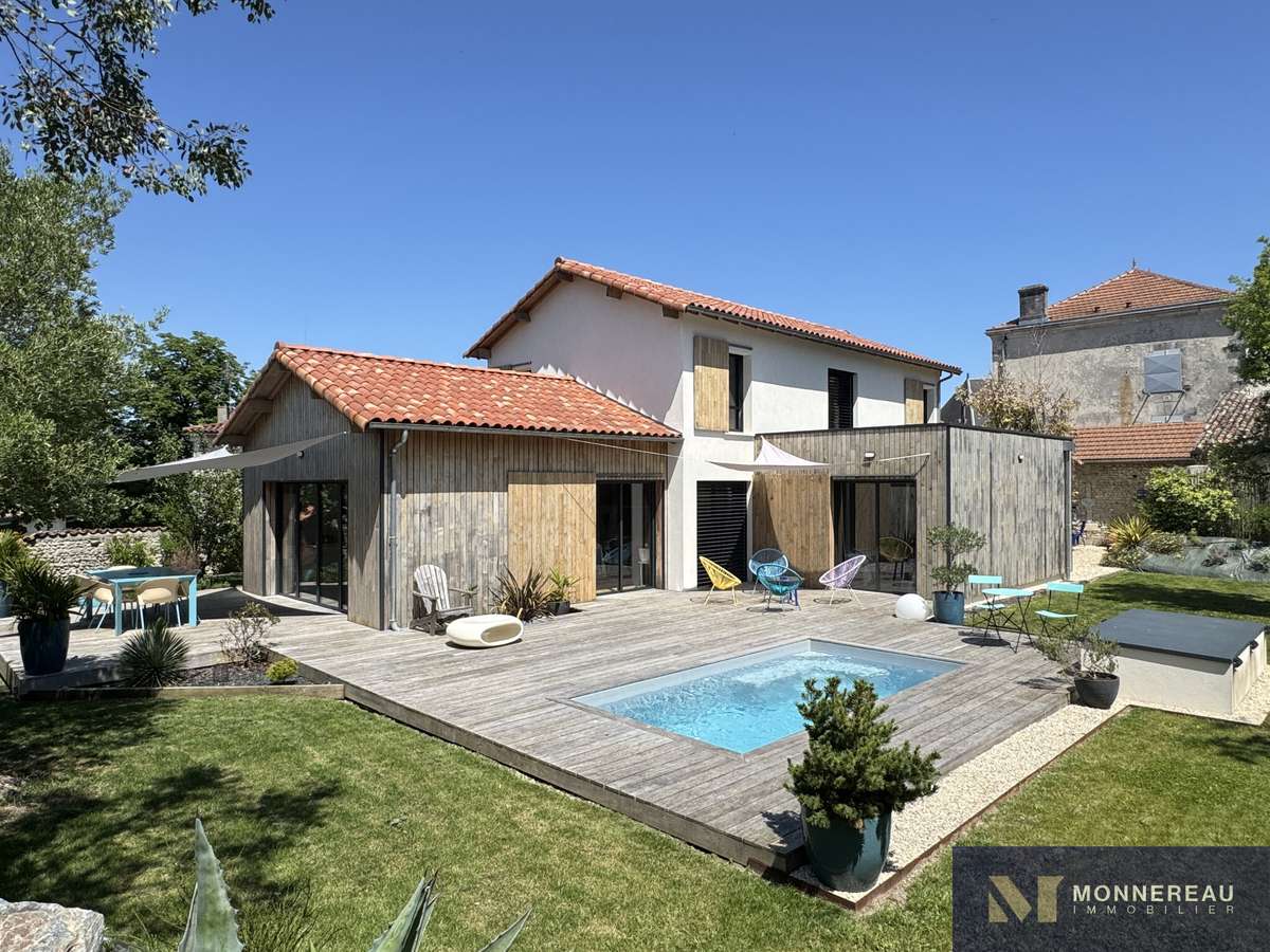 Maison Barbezieux-Saint-Hilaire