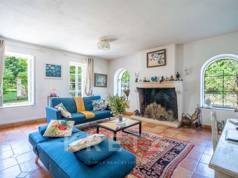 Maison Barbezieux-Saint-Hilaire - 5 chambres - 250m²
