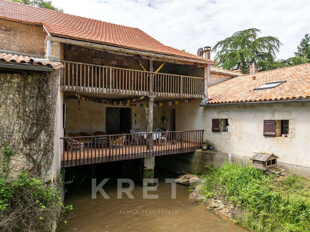 House Barbezieux-Saint-Hilaire