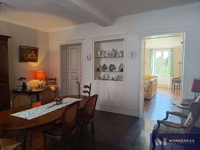 Maison Barbezieux-Saint-Hilaire - 9 chambres - 384m²