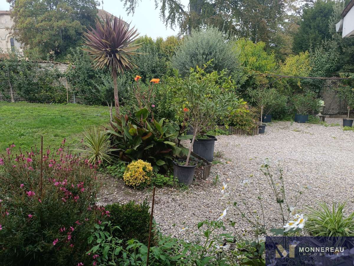 Maison Barbezieux-Saint-Hilaire