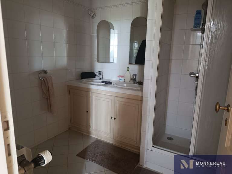 Maison Barbezieux-Saint-Hilaire - 9 chambres - 384m²