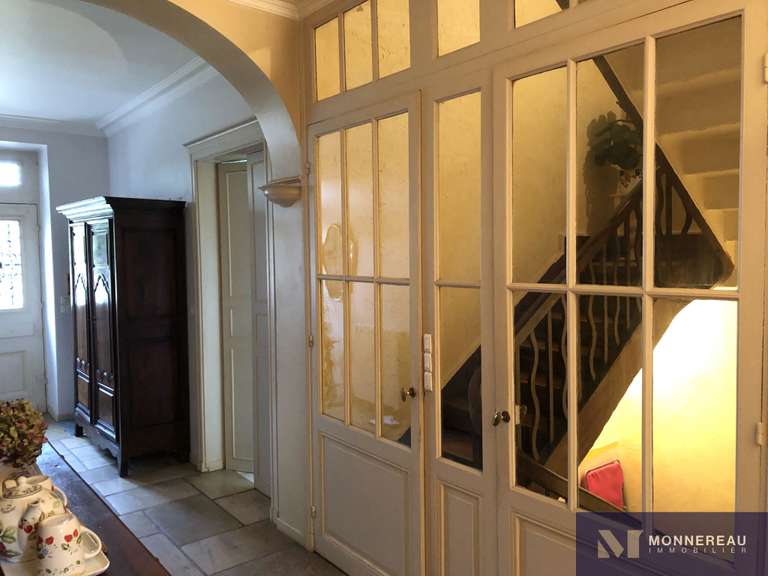 Maison Barbezieux-Saint-Hilaire - 9 chambres - 384m²