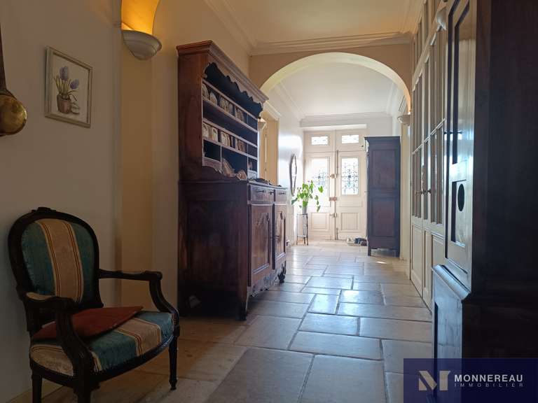 Maison Barbezieux-Saint-Hilaire - 9 chambres - 384m²