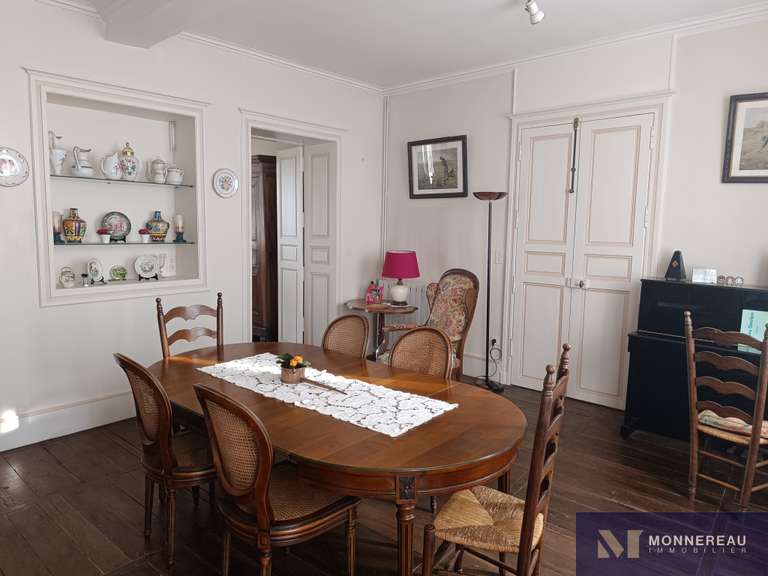 Maison Barbezieux-Saint-Hilaire - 9 chambres - 384m²