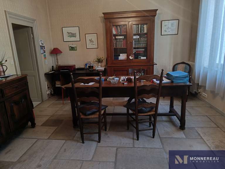 Maison Barbezieux-Saint-Hilaire - 9 chambres - 384m²