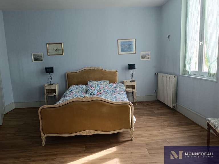 Maison Barbezieux-Saint-Hilaire - 9 chambres - 384m²