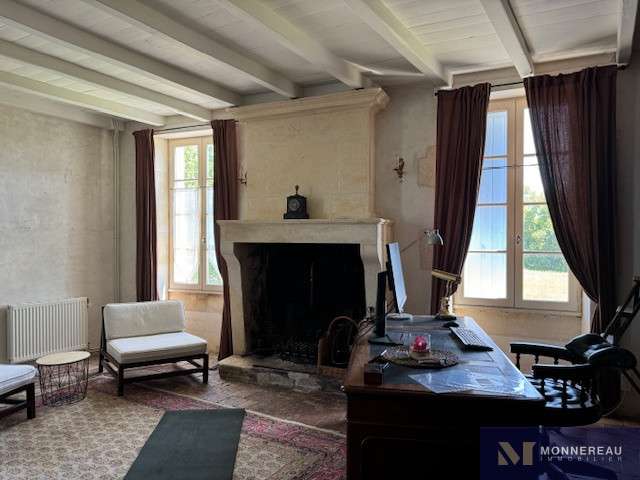 House Barbezieux-Saint-Hilaire - 12 bedrooms - 632m²