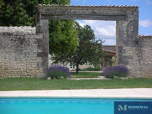 House Barbezieux-Saint-Hilaire - 12 bedrooms - 632m²