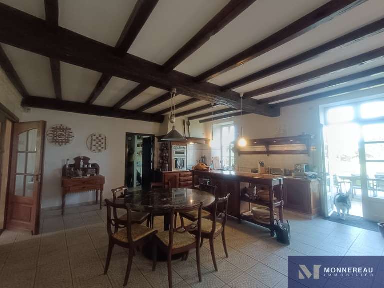House Barbezieux-Saint-Hilaire - 12 bedrooms - 632m²