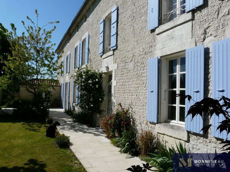 House Barbezieux-Saint-Hilaire