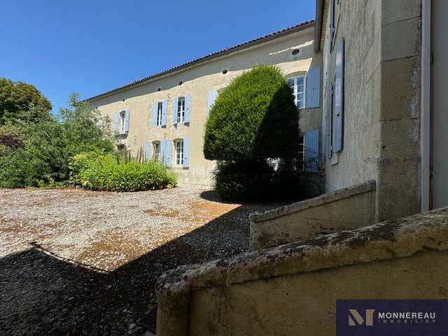 House Barbezieux-Saint-Hilaire