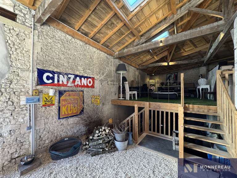 Maison Barbezieux-Saint-Hilaire - 4 chambres - 190m²