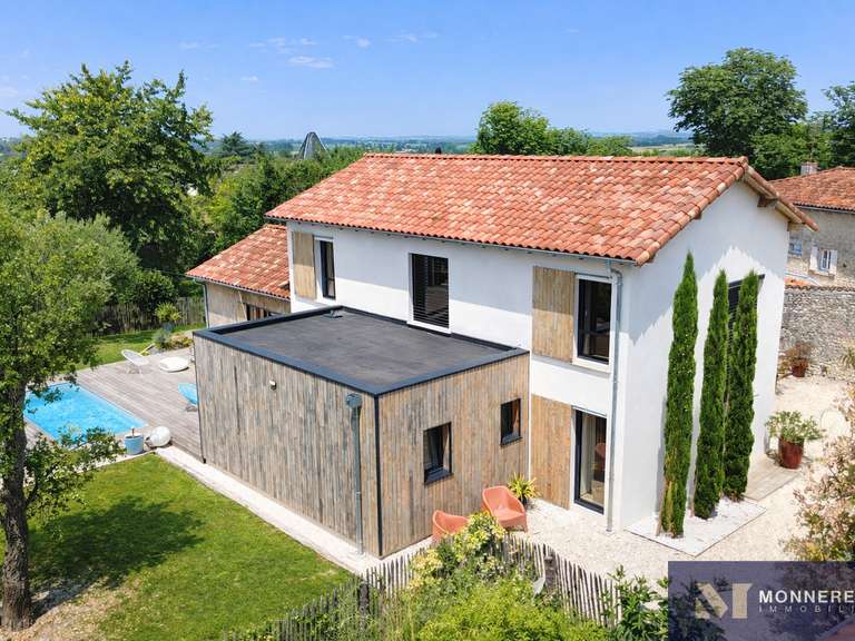 Maison Barbezieux-Saint-Hilaire - 4 chambres - 190m²