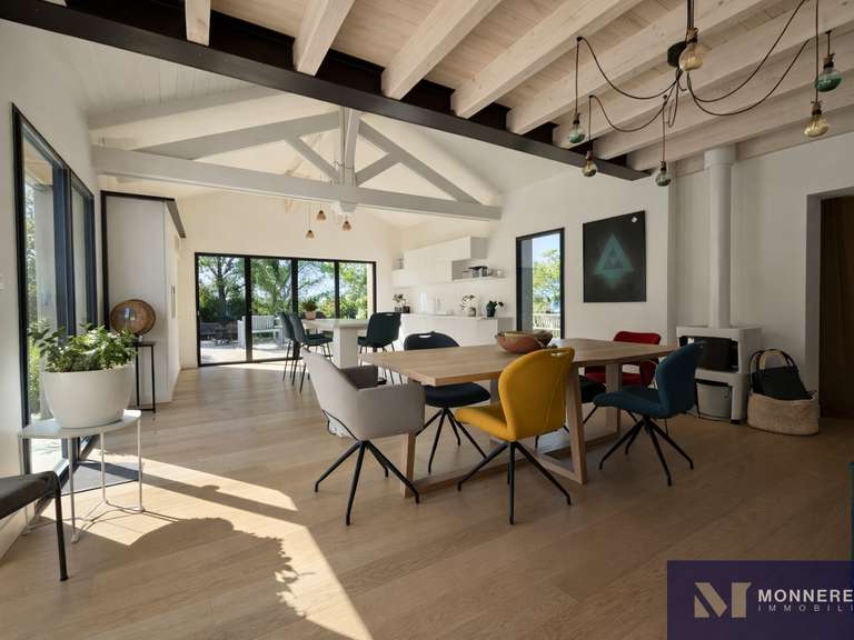 Maison Barbezieux-Saint-Hilaire - 4 chambres - 190m²