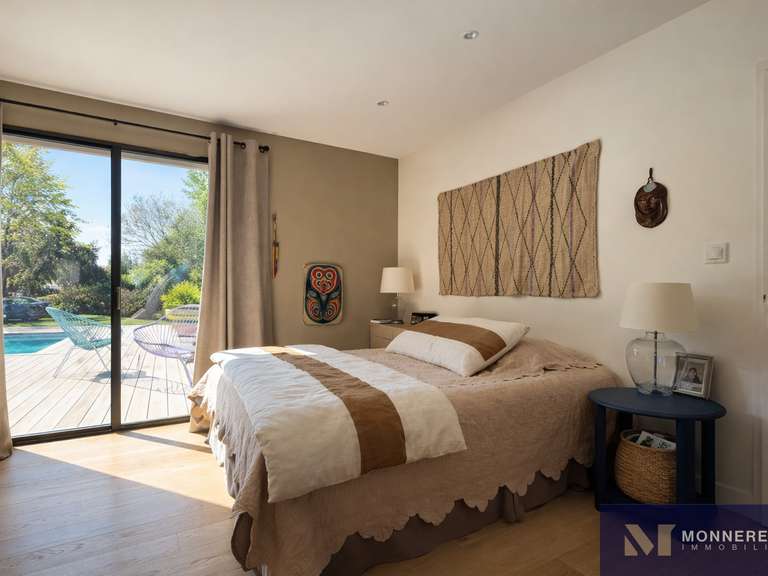 Maison Barbezieux-Saint-Hilaire - 4 chambres - 190m²