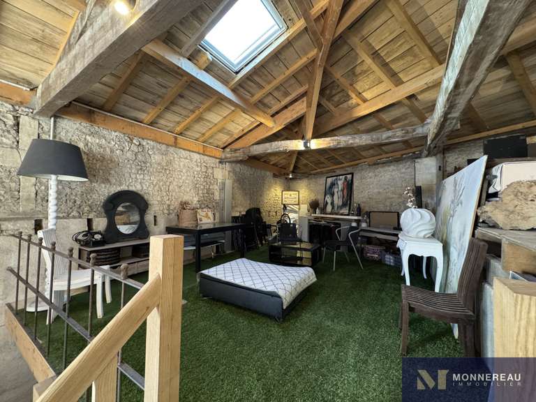 Maison Barbezieux-Saint-Hilaire - 4 chambres - 190m²