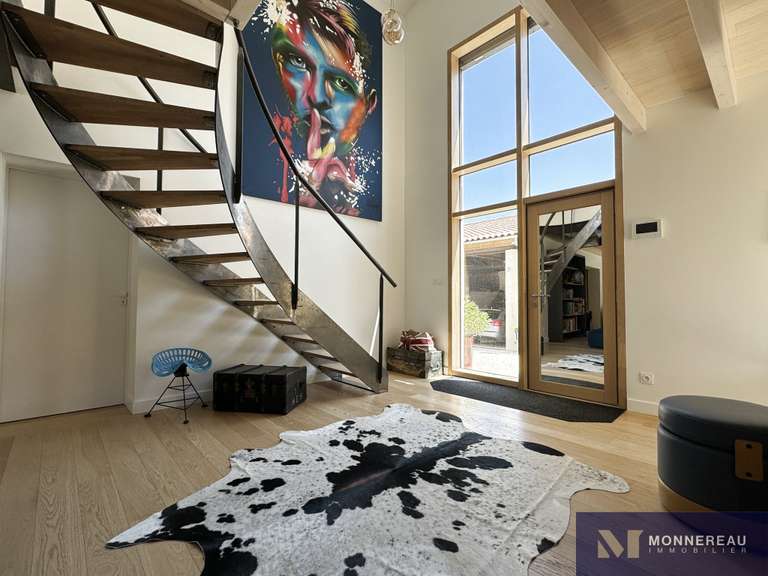 Maison Barbezieux-Saint-Hilaire - 4 chambres - 190m²