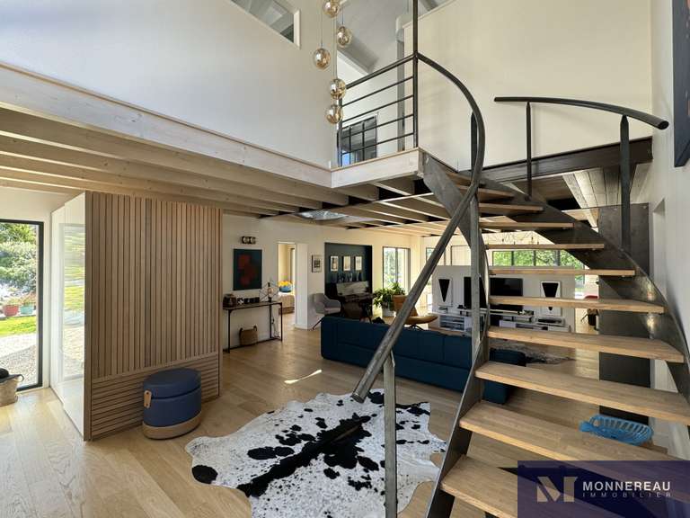 Maison Barbezieux-Saint-Hilaire - 4 chambres - 190m²