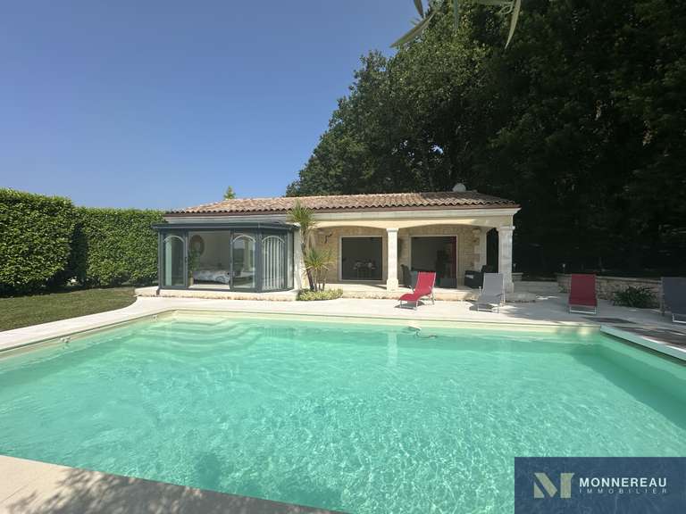 Maison Barbezieux-Saint-Hilaire - 6 chambres - 290m²