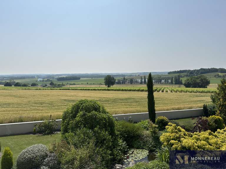 Maison Barbezieux-Saint-Hilaire - 6 chambres - 290m²