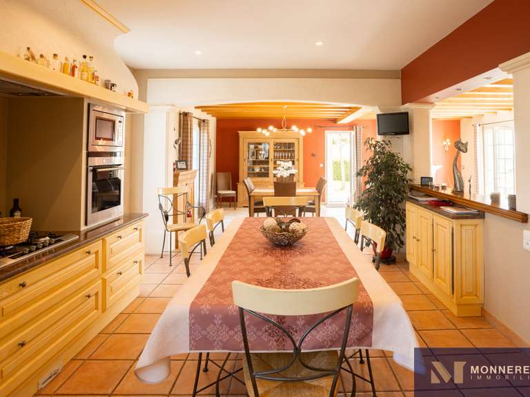 Maison Barbezieux-Saint-Hilaire - 6 chambres - 290m²
