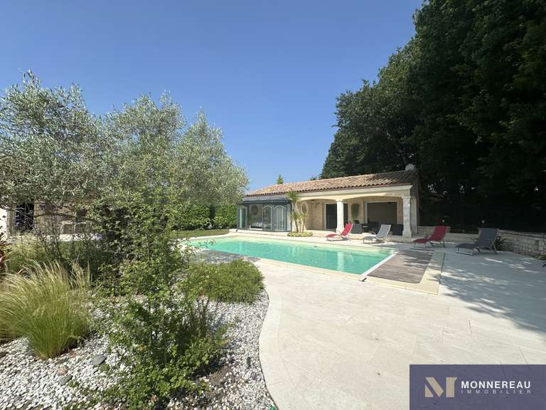 Maison Barbezieux-Saint-Hilaire - 6 chambres - 290m²