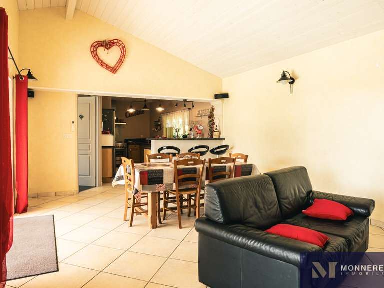Maison Barbezieux-Saint-Hilaire - 6 chambres - 290m²