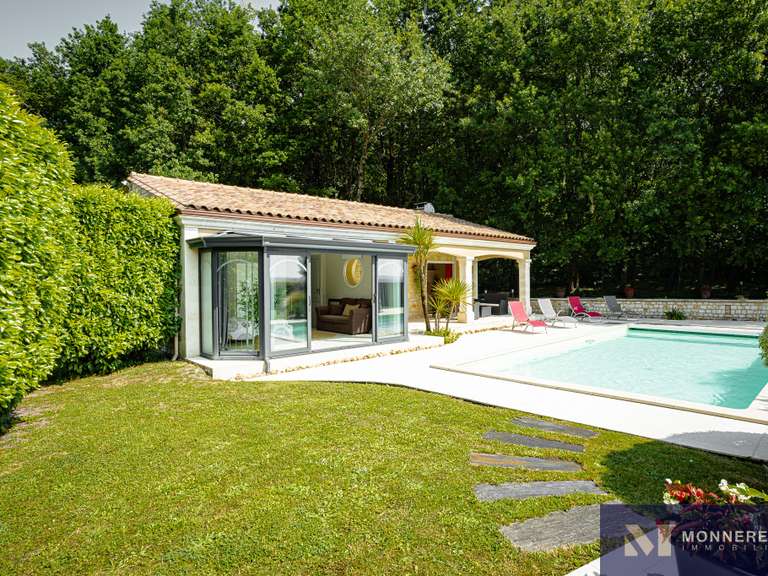 Maison Barbezieux-Saint-Hilaire - 6 chambres - 290m²