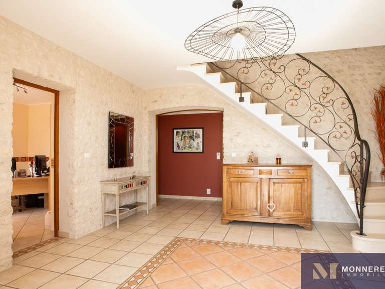 Maison Barbezieux-Saint-Hilaire - 6 chambres - 290m²
