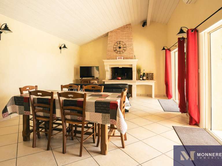 Maison Barbezieux-Saint-Hilaire - 6 chambres - 290m²