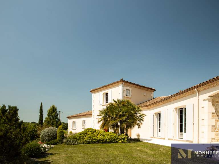 Maison Barbezieux-Saint-Hilaire - 6 chambres - 290m²