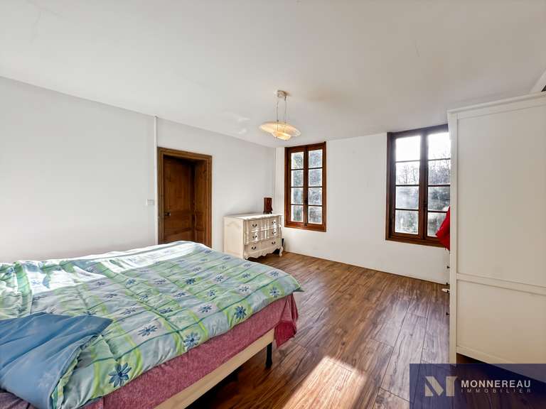 Maison Barbezieux-Saint-Hilaire - 5 chambres - 506m²