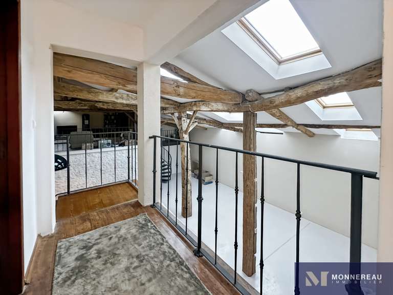 Maison Barbezieux-Saint-Hilaire - 5 chambres - 506m²