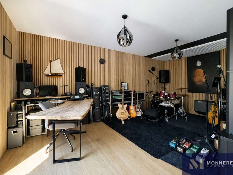 Maison Barbezieux-Saint-Hilaire - 4 chambres - 190m²