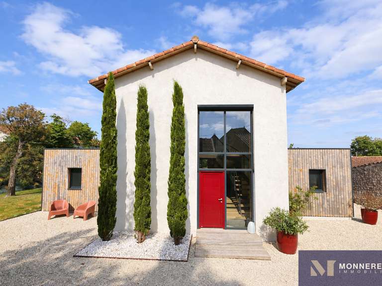 Maison Barbezieux-Saint-Hilaire - 4 chambres - 190m²