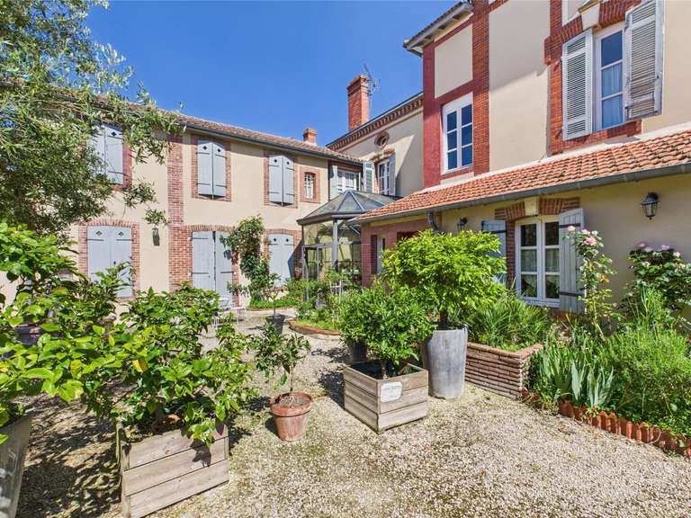 Maison Barcelonne-du-Gers - 11 chambres - 650m²