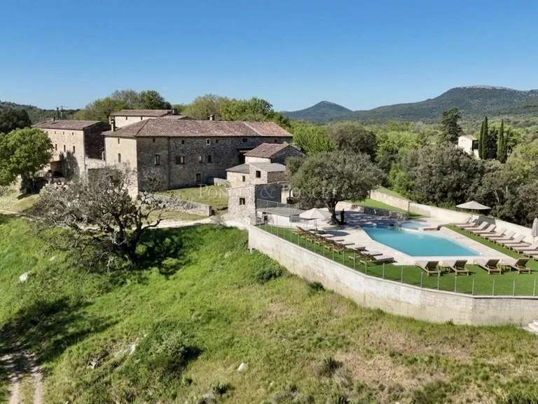 Propriété Barjac - 20 chambres - 1200m²