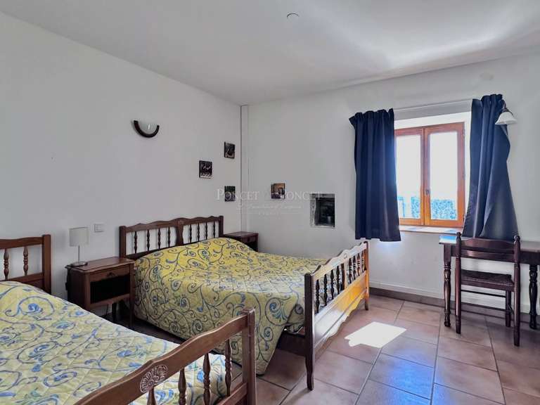 Propriété Barjac - 20 chambres - 1200m²