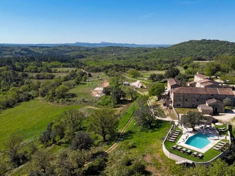 Propriété Barjac - 20 chambres - 1200m²