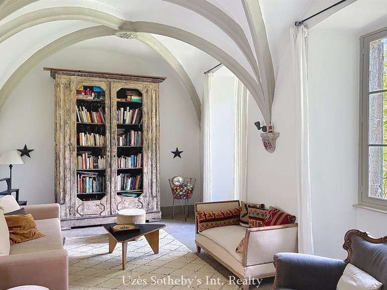 Castle Barjac - 12 bedrooms - 650m²