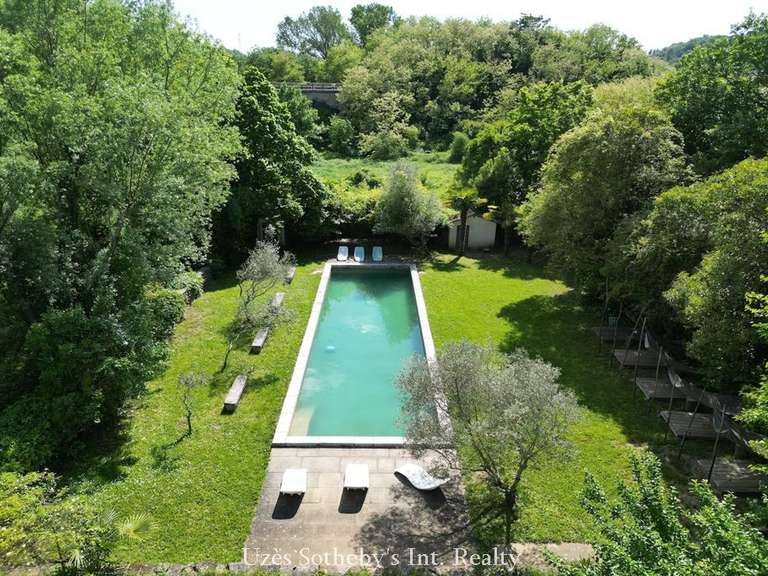 Castle Barjac - 12 bedrooms - 650m²