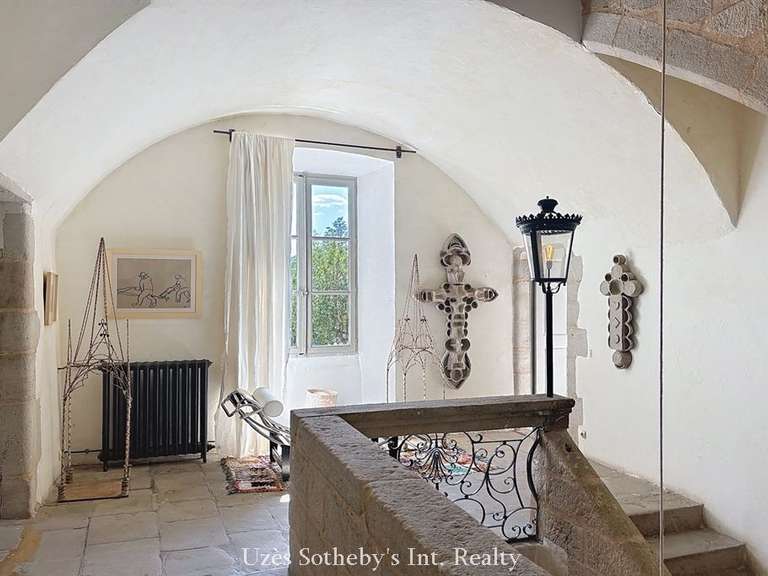 Castle Barjac - 12 bedrooms - 650m²
