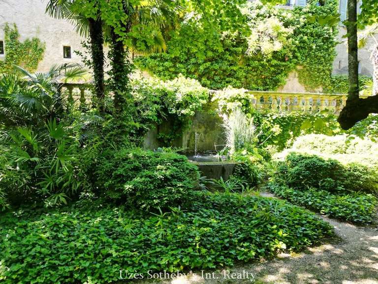 Castle Barjac - 12 bedrooms - 650m²