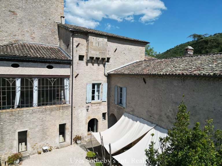 Castle Barjac - 12 bedrooms - 650m²