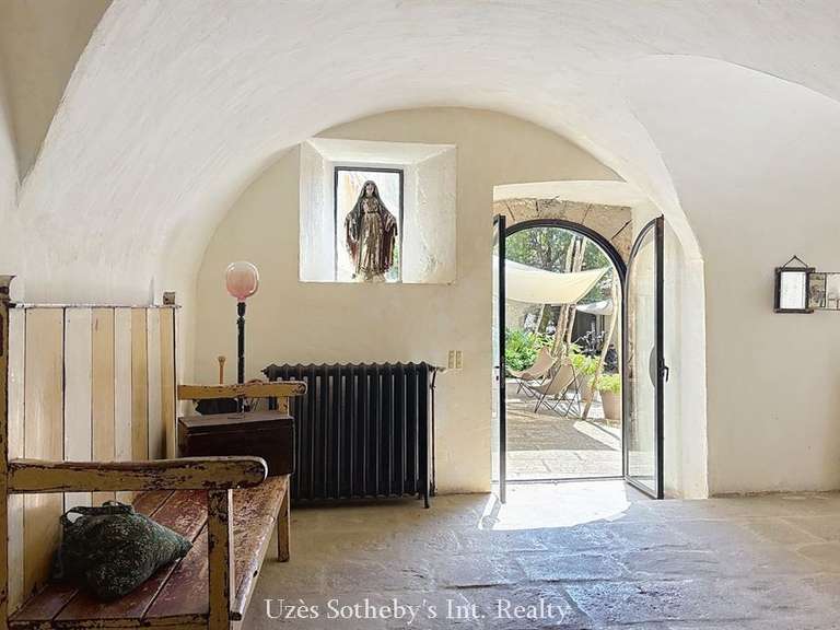 Castle Barjac - 12 bedrooms - 650m²