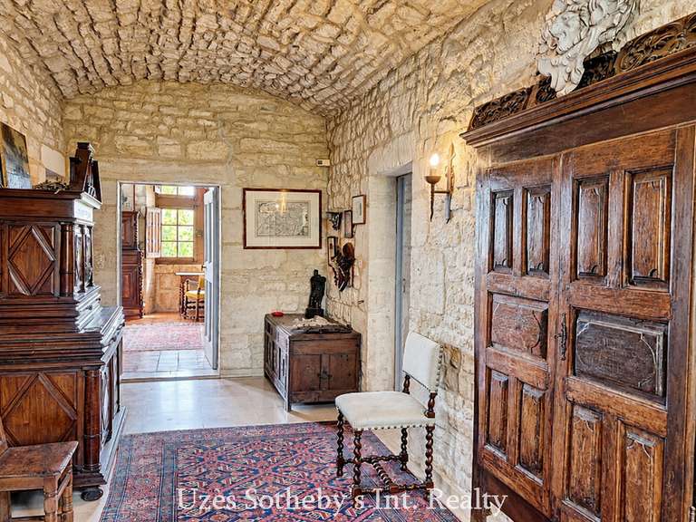 Château Barjac - 10 chambres - 700m²