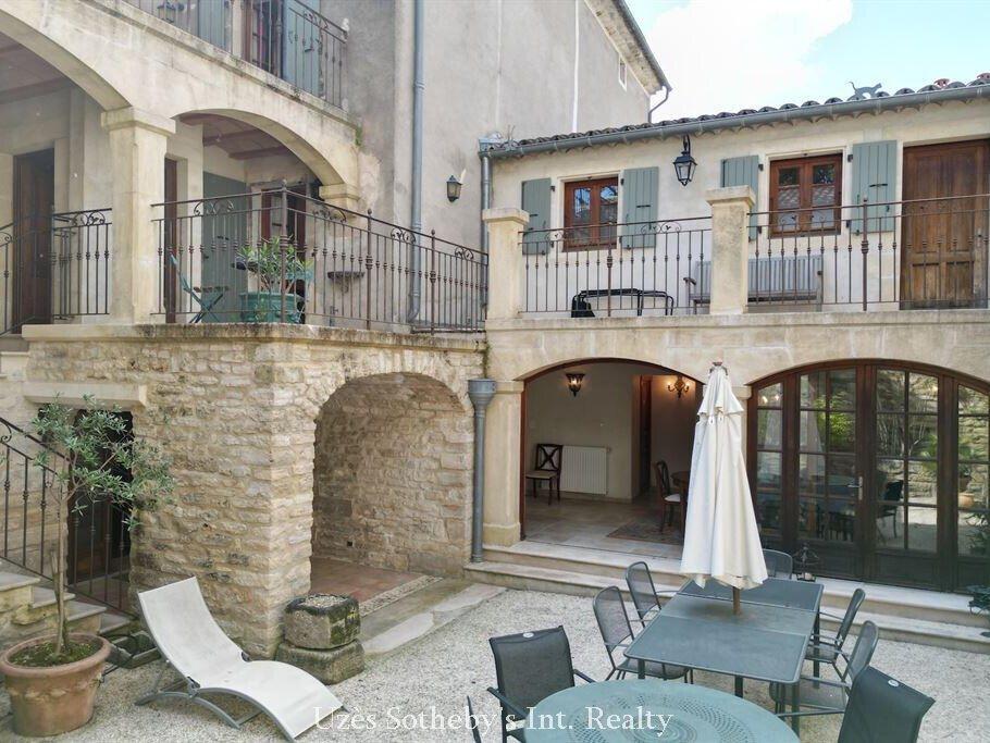 House Barjac
