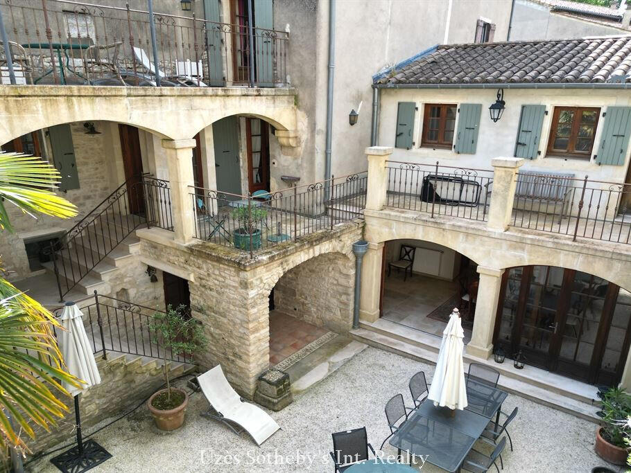 House Barjac