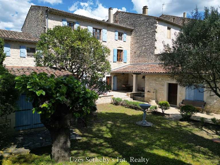Maison Barjac - 5 chambres - 233m²
